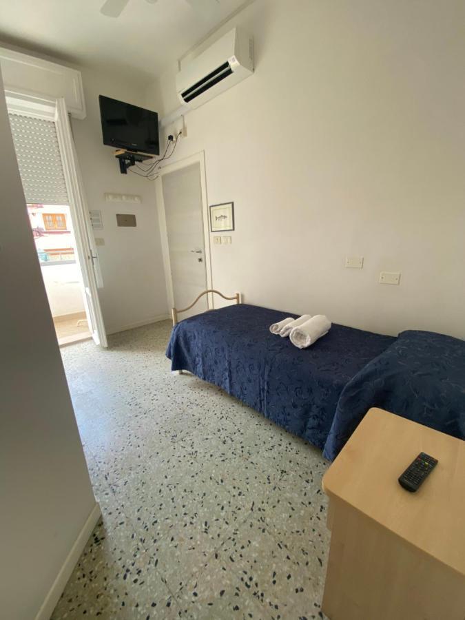 B&B Hotel Lucciola Католика Екстериор снимка
